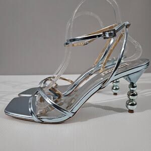 Badgley Mischka Callie Sandal Womens 10 Metallic Mint Leather Beaded Pearl Heel